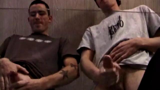 Amateurs Jayden and Jack Off