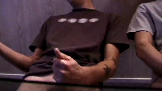 Amateurs Jayden and Jack Off