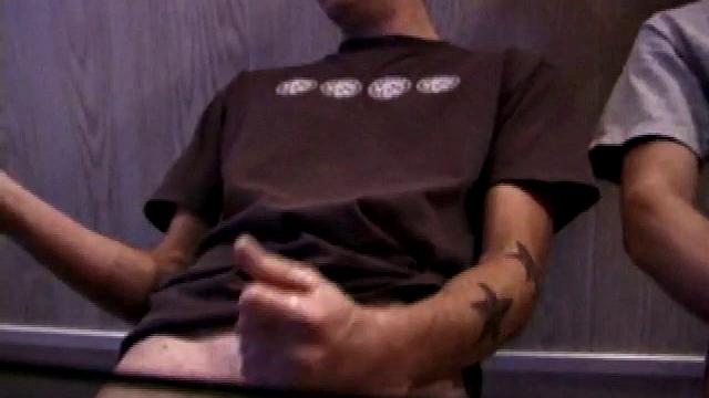 Amateurs Jayden and Jack Off