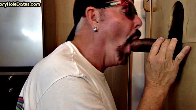BBC deepthroat gloryhole DILF gets by white top