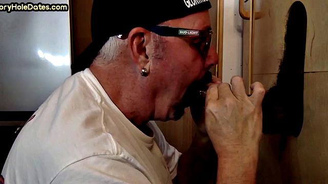 BBC deepthroat gloryhole DILF gets by white top