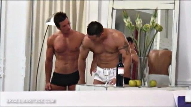Cesar Santos and Oscar Blanco admire their bodies in front of a mirror