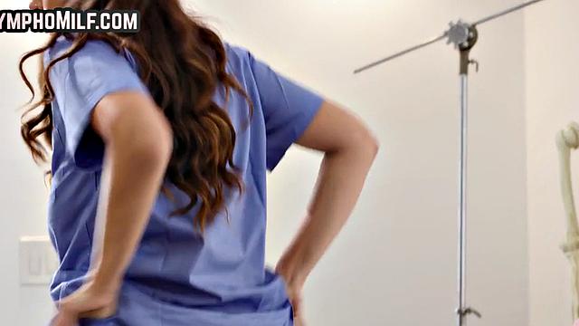 Big-titted MILF banged by thick cock in threesome