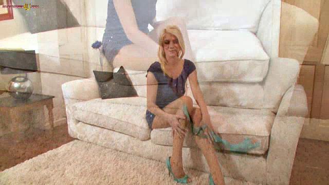 Bianca - Pantyhose party!