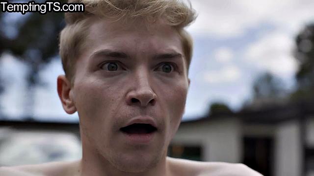 Cockhungry babe mouthfucked by lover