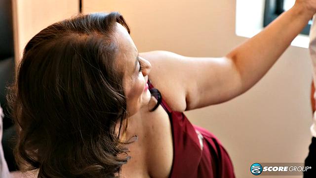 Maya Luna teaches anal