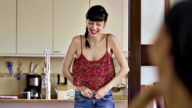 Sexy perverted MILF seduces horny lady while fingering