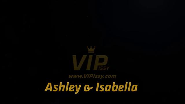 VIpissy - Czech babes enjoy vibrator during play