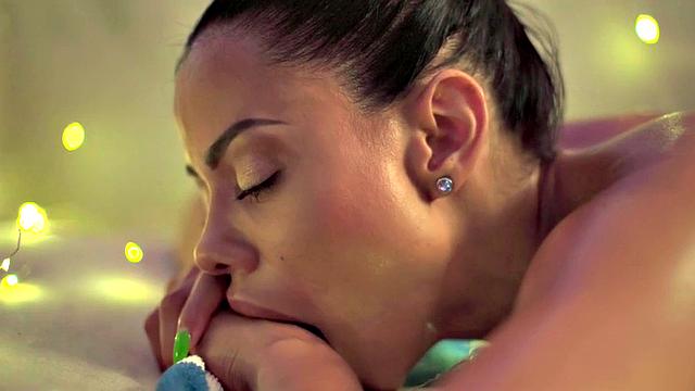 Analfuck beauty banged by her beau