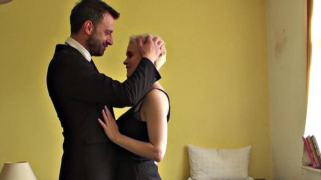 мила милан - шалит как фея, получает анальный и глотает сперму