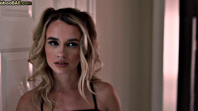 Petite 21yo babe bounces on lover after facefuck