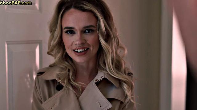 Petite 21yo babe bounces on lover after facefuck