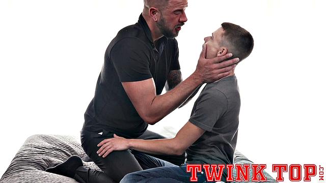 AUSTIN YOUNG - Chapter 3 - Top Training