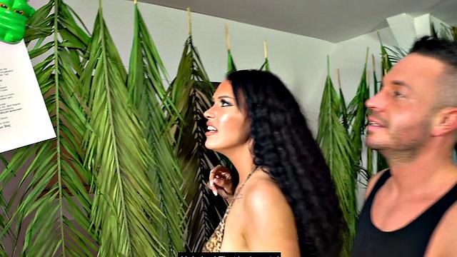Wolf Wagners Dirty Jungle Party: A Lively Threesome Finale