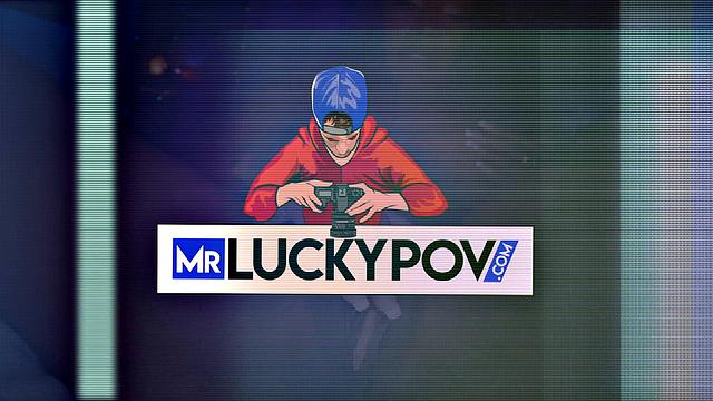 блондинка с дредами и большими сиськами трахается по полной