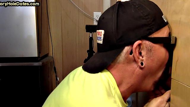 Amateur gloryhole deepthroats