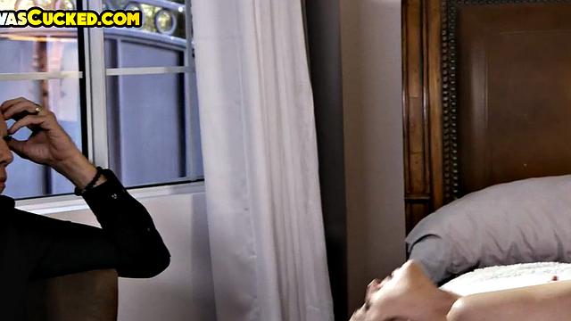 Old hubby watches wife in stockings get IR nailed