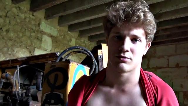 Public amateur bottom fucked outdoors by stud after BJ