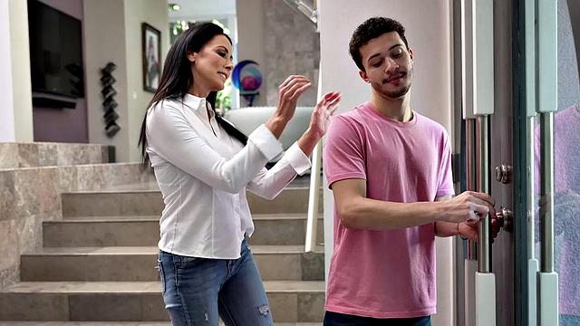 Sexy MILF Reagan Foxx fucks fratboy neighbor who bullies husband