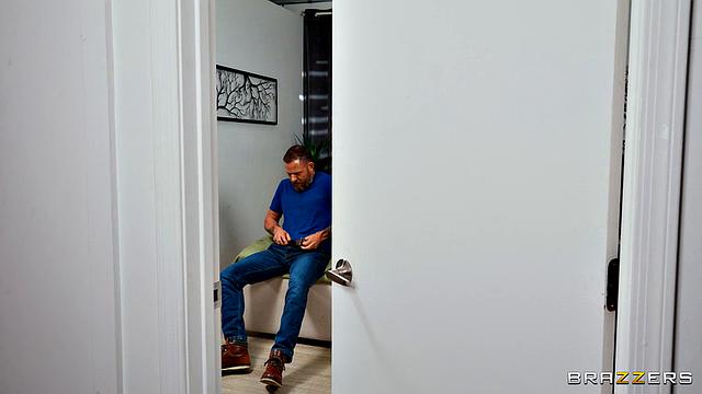 Cheating Wife Breaks for Dick