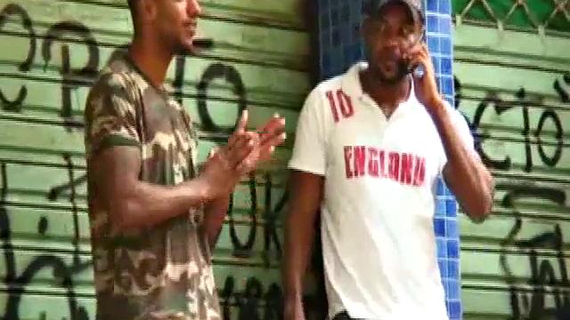 Ромуло и Родриго жестко трахают Риу втроём, гей секс для настоящих мужчин.