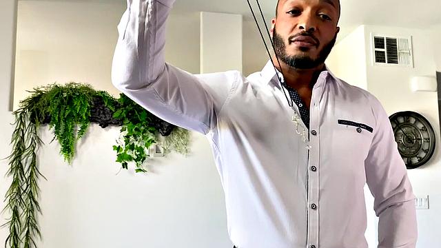 Hunk barebacking in interracial duo during pov sex