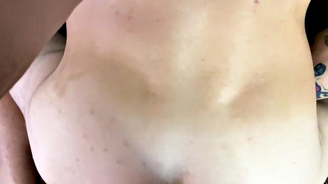 Hunk barebacking in interracial duo during pov sex