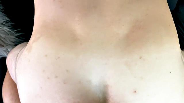 Hunk barebacking in interracial duo during pov sex