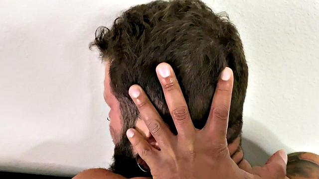 Hunk barebacking in interracial duo during pov sex