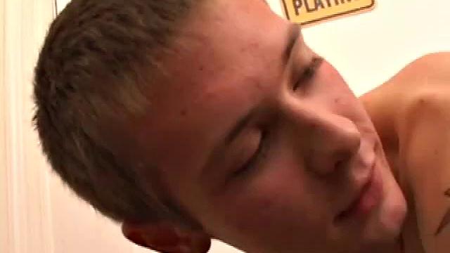 Slater Thorn принимает мощный мужской напор и кончает от кайфа