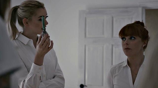 Busty ginger les pussylicking curvy in erotic couple