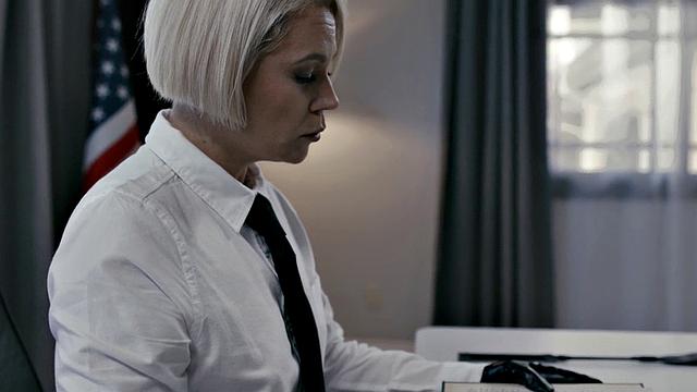 Busty ginger les pussylicking curvy in erotic couple