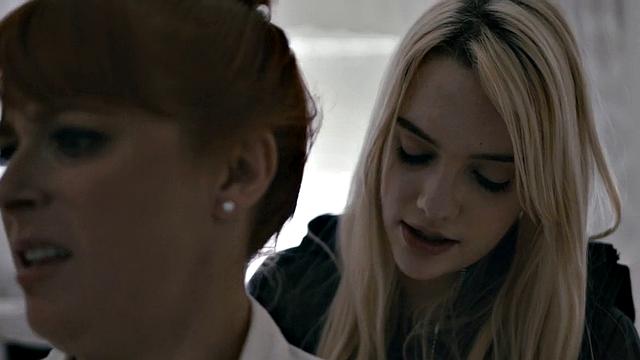 Busty ginger les pussylicking curvy in erotic couple