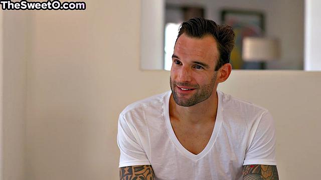 Cutie amateur babe bouncing on BF