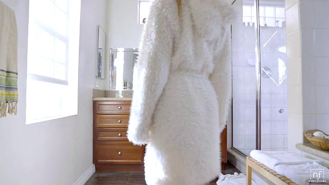 Glamour Girls - Season 22: Episode 30