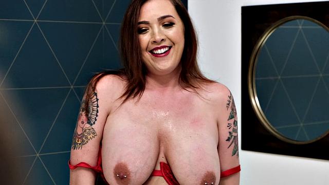 Denise La Fleur fucks the photographer