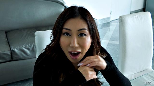 Nicole Likes It Large