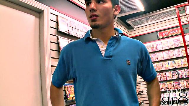 str8 guy fooled by gay gloryhole