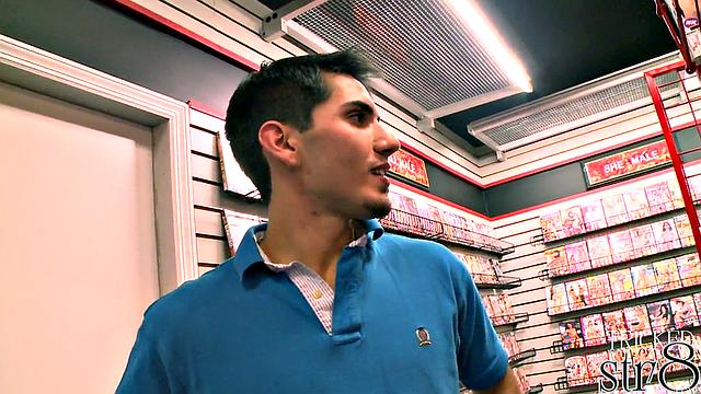 str8 guy fooled by gay gloryhole