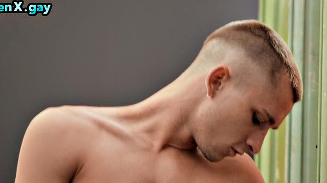 Manly muscled stud with tattoos fucks skinny participant