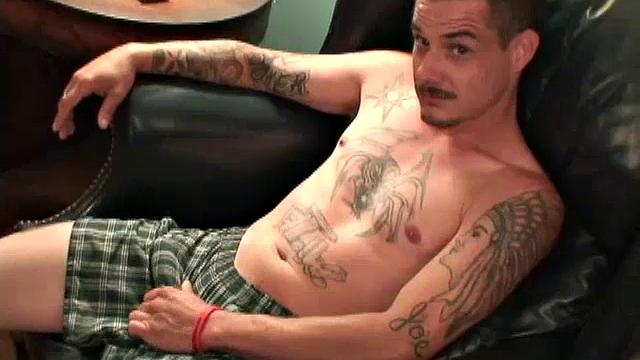 This cool guy came a long way to do this session. Like many of the guys here, he has spent some time in prison, engaged in a lot of illegal activities, and is just trying to make it in life. Frank is 35 years old, 5' 7", and 145 pounds.