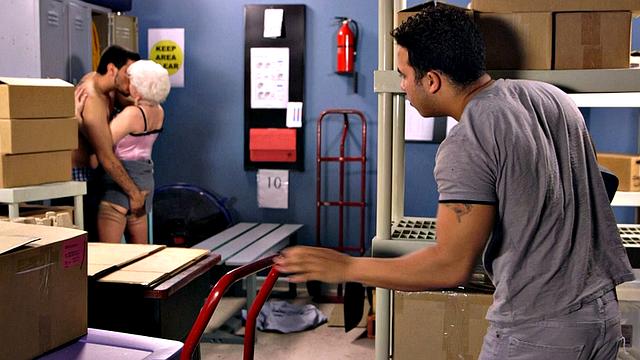 60something Jewels in a threesome with two 20somethings