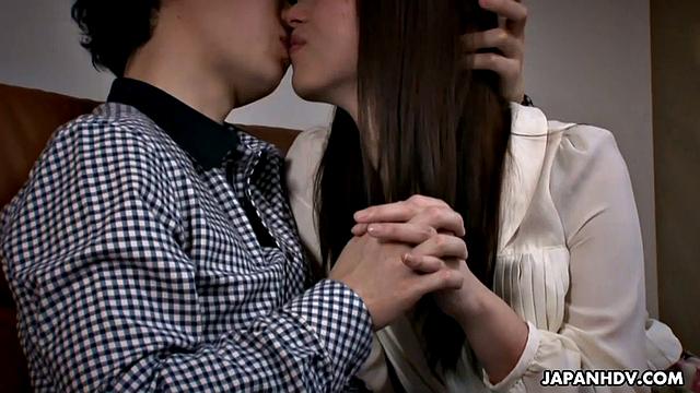 Tsubaki Kato meets a man when her husband is at work