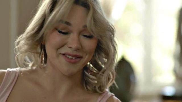 Pierced TS babe licks and fucks round ass Ebony