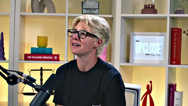 Hairy 21yo slut solo casting and showing desire