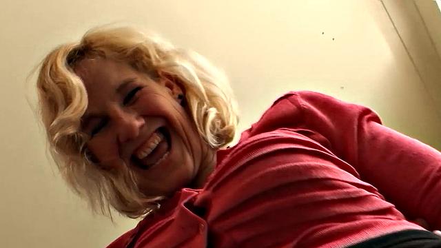 SubSlut Molly Maracas: Granny's Never Been Dommed