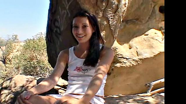 Chloe 18 Fingering her at the hill