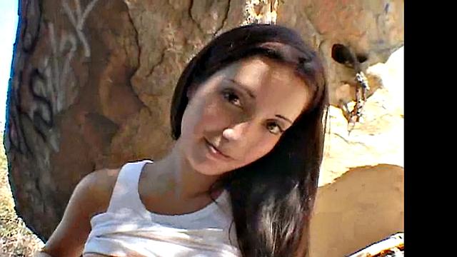 Chloe 18 Fingering her at the hill