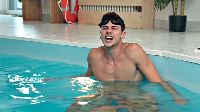 MILF fucked in swimming pool after blowing dick