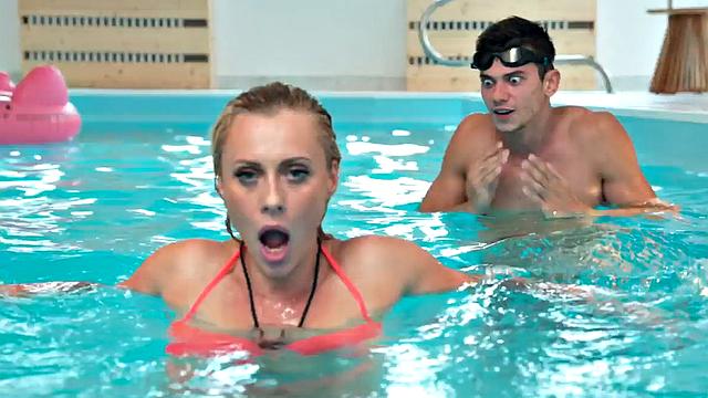 MILF fucked in swimming pool after blowing dick